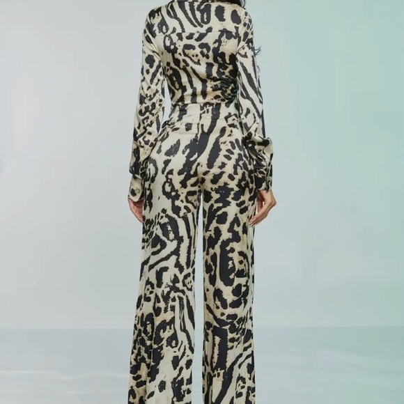 4-Satin zebra print jumpsuit - Picture 3 of 6